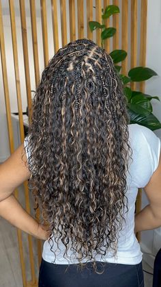 Boho Tress Blonde Brown Boho Braids, Boho Knotless Braids On Natural Hair, 1b/30 Boho Knotless Braids, Highlights Boho Braids, Boho Knotless Extra Curls, Ombré Boho Braids, Curly Boho Hair, Curly Boho Knotless Braids, Black Braids With Brown Curls