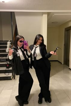 Security Guard Costume Woman, Halloween Costumes Simple Women, Mib Agent Costume, Halloween Suit Costumes, Men And Black Costume Women, Fbi Halloween Costume Women, Women In Black Halloween Costume