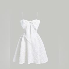 White Dress Mini Never Worn. Size Medium. Strapless. Jacquard Bow Front Cami Dress White Short Dress Outfit, White Formal Dress Short, All White Party Dress, White Dress Aesthetic, Pretty White Dresses, White Party Dress, White Dresses Graduation, Dama Dresses, Cute White Dress