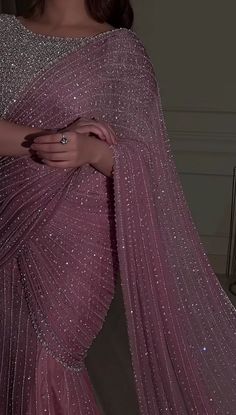 #saree #purple #moonlight #dresstoimpress #poses #instagram Sari Dress Modern, Pakistani Saree Designs, Saare Aesthetic, Qawali Night Outfits, Pakistani Sarees, Saree Styles Modern, Simple Saree Designs, Fancy Sarees Party Wear, Pakistani Fancy Dresses