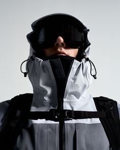 Snow Outfits, Sailing Jacket, Sportswear Design, Monochromatic Fashion, Retro Ski, Snow Wear, Ski Outfit, Outfits For Men, Snow Outfit