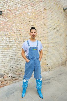 Casual Bib Front Overalls For Streetwear, Fitted Cotton Overalls For Streetwear, Retro Cotton Jeans With Bib Front, Retro Bib Front Cotton Jeans, Retro Cotton Bib Front Jeans, Cotton Overalls For Streetwear, Casual Fitted Overalls For Streetwear, Retro Cotton Denim Jumpsuit In Medium Wash, Retro Medium Wash Cotton Denim Jumpsuit