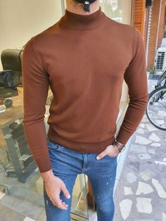 Brown in color! This turtleneck is knitted to a slim fit. A fall-winter 21/22 arrival Turtleneck Outfits, Brown Turtleneck, Suits Clothing, Great Gifts For Men, Sweater Material, Brown Sweater, Browning, Mens Fashion Casual, Colorful Sweaters