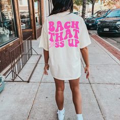 It's time to chase the fun at your bachelorette party with our oversized bride shirt and bridesmaids shirts. These custom bachelorette shirts are designed to bring out your preppy bride aesthetic, while the retro vibes and fun designs ensure a memorable celebration. Personalized front with words on the back makes these shirts truly one-of-a-kind. ♥ White and Ivory will automatically come with the bride design. Please specify in the personalization section if you would like to change this. ♥ The Studio Pilates, Trendy Tees, Oversized Tees, Pump Cover, Bridal Bachelorette Party, Look Retro, Bridesmaid Shirts, Bachelorette Ideas, Custom Nike