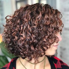 Brown Perm Bob With Caramel Highlights Layered Curly Haircuts, Blonde Balayage Bob, Curly Bobs, Curly Cuts, Blonde Hair Tan Skin, Hair Tan Skin, Curly Hair Ideas, Tan Skin Blonde Hair, Permed Hair