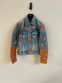 Brand: Amiri Retail: $2,500~ Style Name: Chemise Star Patch Trucker Denim Jacket in Washed Indigo Color: Washed Indigo Size: M Condition: Brand New with Tags Shipping From: United States Chest: 19 Shoulder: 17 Sleeve: 26 Length: 24 To All Ebay Users. This account is also associated with Nothingfake37. You may recognize some of the same listings and backgrounds. This is our new account. Thank you. Viadeiservi Team Denim Jacket With Patches, Star Jacket, Jacket With Patches, Upcycled Jackets, Denim Art, Indigo Color, Indigo Colour, Jacket Denim, Mens Outerwear