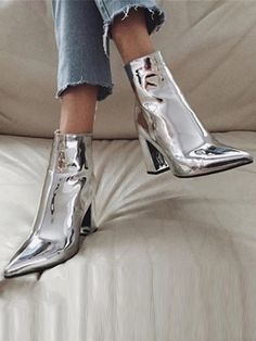 Pointed-Toe Shiny Split-Joint Boots Pumps GOLD-37 Sepatu Pump, Pointed Ankle Boots, Dr Shoes, Zipper Heels, Street Style Trends, Zipper Boots, Winter Trends, Boot Pumps, Thick Heels