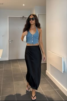 How To Style Black Midi Skirt, Black Silk Skirt Outfit Summer, Black Satin Skirt Outfit Casual, Silk Black Skirt Outfit, Black Satin Maxi Skirt Outfit, Black Midi Skirt Outfit Summer, Black Satin Skirt Outfit Summer, Clubbing In Europe, Satin Black Skirt Outfit