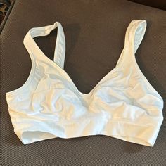 Experience Comfort And Style With This White Women's Intimate Bra. Perfect For Everyday Wear. New Without Tags Women’s Bras, Women's Intimates, Everyday Wear, Color White, Bra, Tags, Women Shopping, How To Wear, White