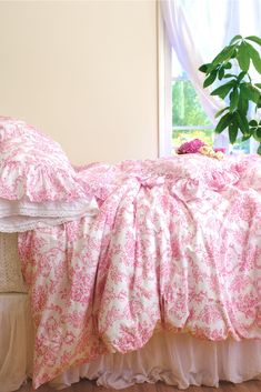 NEW! Trellis Damask Bedding - Pink Sorbet - Linen Salvage Et Cie Vintage French Wallpaper, Damask Bedding, French Wallpaper, Dorm Room Inspiration, College Room, Preppy Room, Cotton Poplin Fabric, Up House, Damask Print