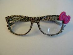 Hello Kitty With Glasses, Kitty With Glasses, Hello Kitty Glasses, Beach Icon, Cute Glasses, 2000s Fashion Outfits, Hello Kitty Pictures, Hello Kitty Items, Hello Kitty Collection