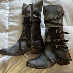 Never Worn, Stunning Unique Boots In A Distressed Grey Brown Combo. These Rylie Freebird Boots Are Gorgeous! Still In The Original Box, Women’s Size 11. Chunky Wedge Boots, Fantasy Shoes Boots, Moto Boho, Scotland Fashion, Freebird Boots, Unique Boots, Freebird By Steven, Slouchy Boots, Fringe Boots