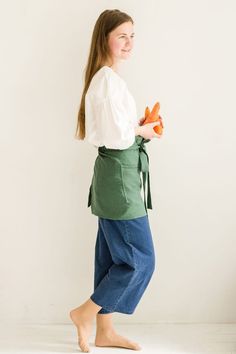 Linen Half Apron With Pockets For Women by ForHomeAtelier. Unisex Gardening Gift. Green Blue Pink Pinafore Custom Short Apron, Womens Teacher Half Apron Gray Natural Linen Plus Size. Linen clothing for farm life. Linen Half Apron With Pockets For Women one size fits all or custom size. Green, Blue, Pink Pinafore Custom Short Apron for every day. Womens Teacher Half Apron Gray Natural Linen Plus Size is the best choice for gift Half Apron With Pockets, Apron Women, Bistro Apron, Casual Denim Outfits, Cooking Aprons, Linen Pinafore, Teacher Craft, Craft Apron, Apron With Pockets