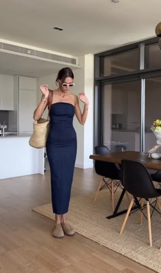 Elegant Summer Dresses, Woman Casual, Business Outfits Women, Elegant Dresses Classy, Effortlessly Chic Outfits, Minimal Outfit, Summer Street, Indian Designer Outfits, Elegant Outfit