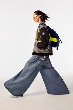 AMBUSH SS23 is for Rave Kids Only Lookbook Poses, Magazine Lookbook, Streetwear Magazine, Streetstyle Summer, Spring 2023 Ready To Wear, 2023 Ready To Wear, Scene Fashion, Modeling Tips, Looks Street Style