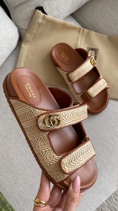 Louis Vuitton Gucci, Shoes Heels Classy, Shoe Wishlist, Satin Bags, Slides Shoes, Gucci Shoes, Quality Fashion, Sandals Summer