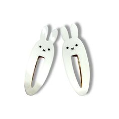 PRICES MAY VARY. PACK OF 2 Japanese Hair clip Elevate your hairstyle with the charming Bunny Hair Clip, a whimsical accessory that adds a touch of playfulness to any look. Crafted with care, this hair clip features a delightful bunny-shaped design, complete with adorable ears and facial details. Secure and easy to use, the sturdy clip ensures your hair stays in place all day, whether you're heading to a special event or just out and about. Made from high-quality materials, the Bunny Hair Clip is Mermaid Claw Clip, Fun Hair Pins, Cute Hair Pins Kawaii, Cute Japanese Accessories, Cute Kawaii Gifts, Rabbit Hair Clip, Kawaii Hair Pins, Korean Hair Clips Style, Cute Barrettes