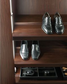 Laurameroni made to measure wardrobe and walkin closets in custom measures and finishes