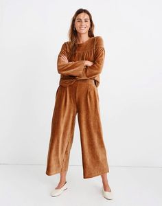 Cute Work Outfits, Comfy Jumpsuits, Office Shop, Time To Go, Denim Shoes, Midi Shirt Dress, Oversized Cardigan, Pleated Pants