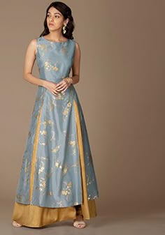 Umbrella Kurta, Tunics For Women, Kurtas For Women, Long Gown Design, Long Kurti, Long Dress Design, Stylish Work Attire