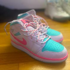 Size 6 Woman’s Worn Once Nike Jordan High-top Shoes With Laces, Multicolor Lace-up Jordan Shoes With Boost Midsole, Multicolor Jordan Lace-up Shoes With Boost Midsole, Mid Jordan 1 Pink, Pink Mid-top Jordan Shoes For Sports, Digital Pink Jordans, Air Jordan 1 Mid Pink Quartz, Jordan 1 Mid Digital Pink, Air Jordan 1 Mid Digital Pink