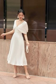 فستان سهرة, Grad Dresses, Dress Silhouette, Midi Maxi Dress, Classic Dress, Classy Dress, Elegant Outfit, Fancy Dresses, Evening Party