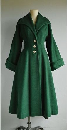 Vintage Coats For Women 1950s, Coats Vintage, Vintage Coats, Abaya Designs, Antique Clothing, Winter Coats Women, Looks Style, Historical Fashion