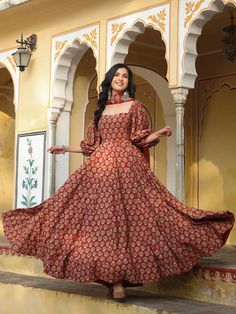 Maroon Chanderi Printed Gown with Organza Dupatta Square Neck Kurta Designs Women, Sleeves For Anarkali Dress, Square Neck Anarkali Suit, Simple Dress Set, Square Neck Kurta Design, Deep Square Neck Kurti, Balloon Sleeves Kurti Indian, Square Neck Kurti Indian, Square Neck Suit Indian