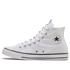 Shoe Inspo For School, White All Star Converse Outfit, White Converse Shoes Outfit, White Converse High Tops Outfit, Running From Cops, White Hightop Converse, Converse All White, Jessie Outfits, White Converse Outfit