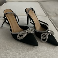 Mach And Mach Look Alike Style Heels With Bow Only Tried On Never Worn Shoes With Bows, Fancy Black Heels, Black Bow Heels, Mach And Mach Heels, Classy Heels, Chic Black Heels With Bow, Luxury High Heel Heels With Bow, Black High Heels With Bow, Mach Mach Shoes Black