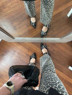 Love these flats and GANNI jeans! Leopard Flats Outfits, Ganni Leopard, Ballet Flats Outfit, Leopard Jeans, Odd Stuff, Flats Outfit, Leopard Flats