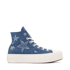 Shark Converse, Blue Star Shoes, Aesthetic Converse, Denim Converse, Chuck Taylor All Star Lift, Jeans And Converse, Denim Sneakers, New Street Style, High Top Sneaker