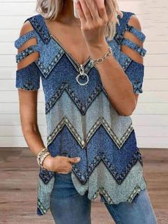 Summer Prints Fashion, Estilo Hippie, Denim T Shirt, Mode Casual, Plus Size Kleidung, Casual Tops For Women, Denim Design, Ladies Tops Fashion, Casual Pullover