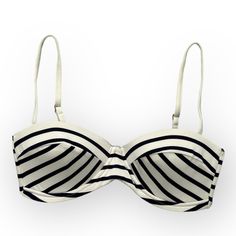 VINCE CAMUTO White/Navy Stripes Bikini Top Halter Strap Size S Women's Swimwear -New without Tag -Brand: VINCE CAMUTO -Size: S -Color: White/Navy -Material: 94%Polyester/6%Spandex -Lining: 92%Polyester/8%Spandex-Swim Top W/Underwire -Adjustable and Removable Straps -Made in China Cia Maritima, Top Halter, Halter Strap, Navy Fashion, Swim Fashion, Resort Style, Women's Swimwear, Tan Lines, Navy Stripes