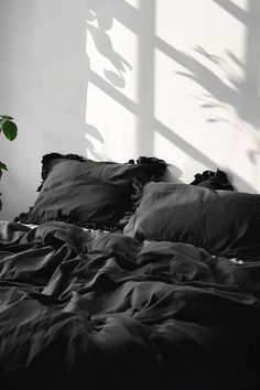 Black ruffled linen pillowcase Black Ruffle Bedding, Black Bedsheet, Black And White Comforter, Ruffle Comforter, Black Duvet, Room Vibes, European Pillows, Black Duvet Cover, Ruffle Linen