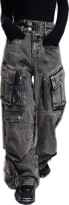 Baggy Cargo Jeans, Baggy Jeans Outfit, Grey Denim Jeans, Dream Outfits, Baggy Shorts, Work Style, Jeans Outfit, Grey Denim, Washed Denim