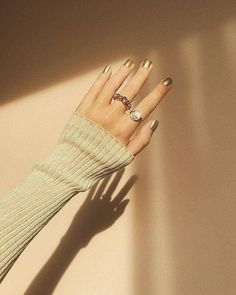 Elegant Autumn Nails, Autumn Nail Colours, Autumn Nails 2022, Jewellery Branding, Jewellery Photoshoot, Jewellery Photo, Lifestyle Jewelry, Jewellery Shoot, Photography Jewelry