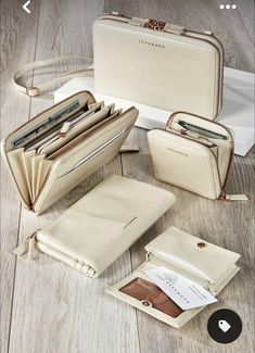 Leather Wallet Pattern, My Style Bags, Girly Bags, Fancy Bags, Wallet Pattern, Gold Collection, Phone Wallet, Cute Bags