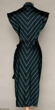 Dinner dress of ribbed navy, green & yellow striped silk, Patullo-Jo Copeland, 1940s, sold by Augusta Auctions Historical Fashion 1700s, Augusta Auctions, 1940s Outfits, Fashion 1940s, Regency Dress, Historic Clothing, Bubble Dress, Clothing And Textile, 40s Fashion