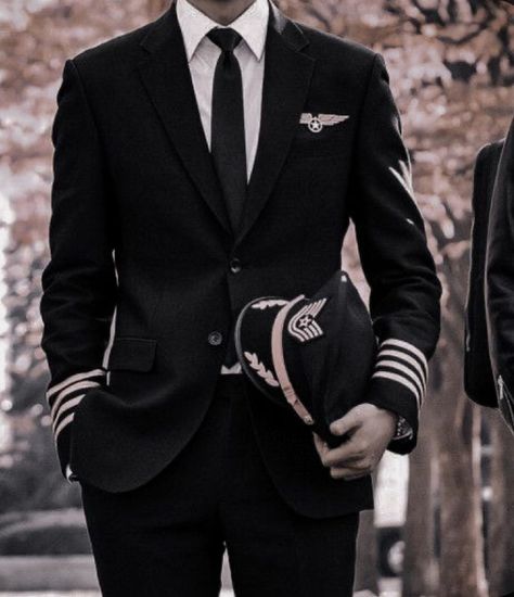 Pilot Aesthetic, Wattpad Vibes, Ugly Love Colleen Hoover, Pilot Uniform, Gentleman Aesthetic, Ugly Love, Fictional Men, Colleen Hoover, My Dream