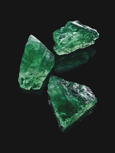 Incandescent colour from @gemfields African #emeralds in the rough. See more at www.thejewelleryeditor.com Emerald Crystal Jewelry, Emerald Asethic, Emerald Gemstone Aesthetic, Emerald Stone Aesthetic, Emerald Crystal Aesthetic, Emerald Aesthetic, Crystals Green, Green Diamonds, Emerald Jewellery