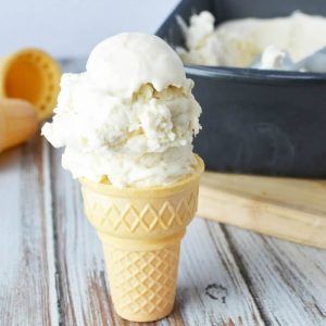 Easy Homemade Vanilla Ice Cream Recipe - Eating on a Dime Ice Cream Maker Recipes Vanilla, Simple Ice Cream Recipe, Vanila Ice Cream, Homemade Ice Cream Maker, Homemade Vanilla Ice Cream Recipe, Simple Ice Cream, Chocolate Lasagna Recipe, Easy Bread Machine Recipes, Easy Ice Cream Cake