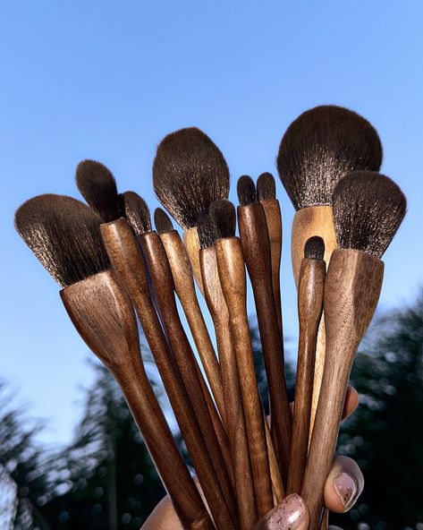 Cheap makeup brushes