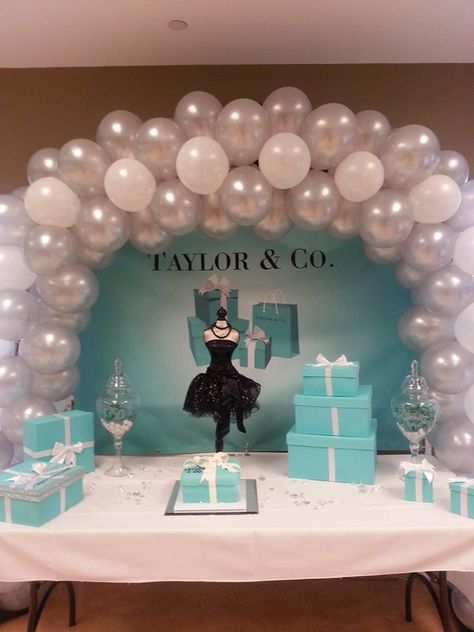 Tiffany Co Party Ideas, Tiffany Sweet 16, Tiffany Theme Party, Tiffany Blue Party, Breakfast At Tiffanys Party Ideas, Tiffany Themed Bridal Shower, Tiffany Birthday Party, Tiffany Birthday, Tiffany Theme