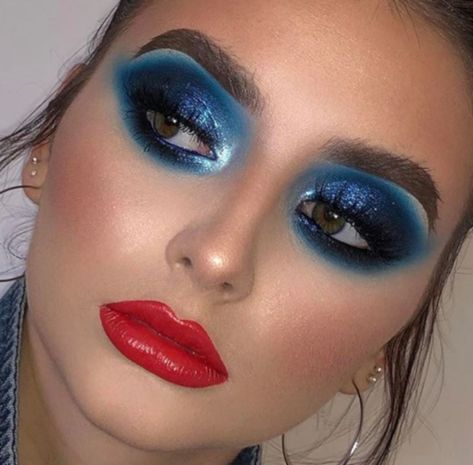 9 Seductive Blue Makeup Looks To Try This Fall - Page 5 of 9 - VIVA GLAM MAGAZINE™ Sky Blue Makeup, 4th Of July Makeup, Blue Eyeshadow Looks, Blue Makeup Looks, Party Makeup Looks, Orange Makeup, Cute Eyeshadow Looks, Bold Makeup Looks, Heavy Makeup