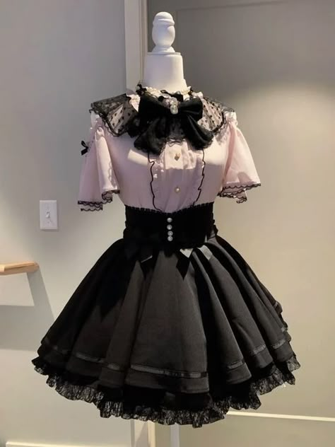 일본 패션, Kei Fashion, Lolita Outfits, Old Fashion Dresses, Jirai Kei, Liz Lisa, Kawaii Fashion Outfits, Alternative Outfits, Really Cute Outfits