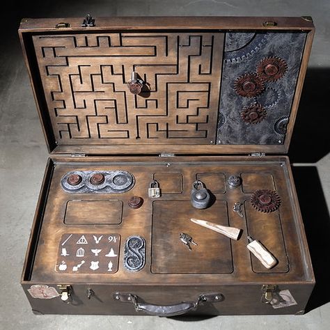 Portable escape games | Mobile Escape games | Escape room in a box Steampunk Escape Room, Portable Escape Room, Escape Box Ideas, Escape Room Box Diy, Escape Box Diy, Escape Room Props, Diy Escape Room For Adults, Escape Room Game Ideas, Escape Room Aesthetic