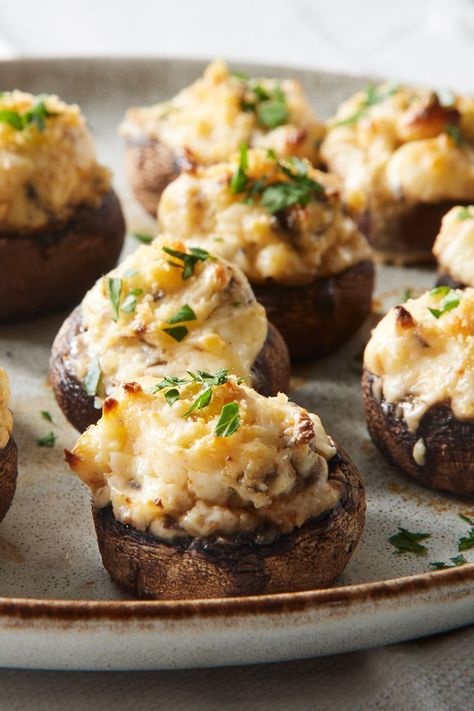 Mouth-Watering Stuffed Mushrooms Sausage Cream Cheese Dip, Mushroom Things, Toast Aperitif, Football Foods, Sausage Cream Cheese, Mushrooms Recipes, Mushroom Appetizers, Sausage Stuffed Mushrooms, Cheese Stuffed Mushrooms