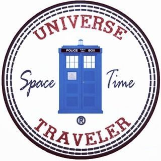 Here's a Doctor Who patch I designed for ironing onto Converse hi-tops. You can download it for free. Doctor Who Converse, Doctor Who Printable, Doctor Who Shoes, Tardis Art, Fan Craft, Doctor Who Party, Rose Tyler, Talk Nerdy To Me, Time Traveler