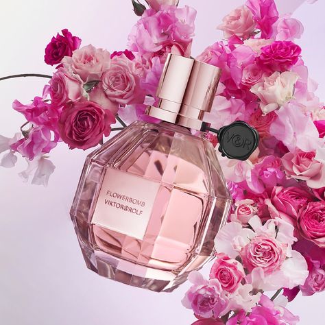 Flowerbomb - Viktor&Rolf | Sephora Top Perfumes For Women, Best Fragrances For Women, Best Under Eye Concealer, Photography Ads, Best Perfumes For Women, Photo Still Life, Buy Myself Flowers, Best Perfumes, Top Perfumes